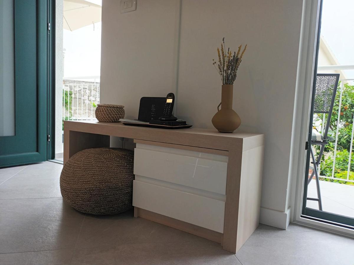 Jesliving Hvar - 2 Bedroom Elegant Apartment With Sea View In Historic Center Of Хвар Екстер'єр фото