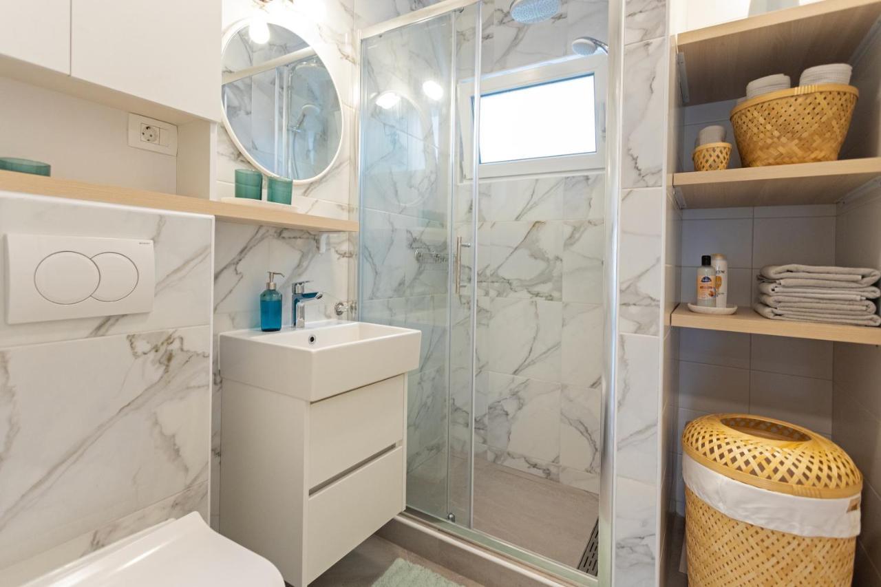Jesliving Hvar - 2 Bedroom Elegant Apartment With Sea View In Historic Center Of Хвар Екстер'єр фото