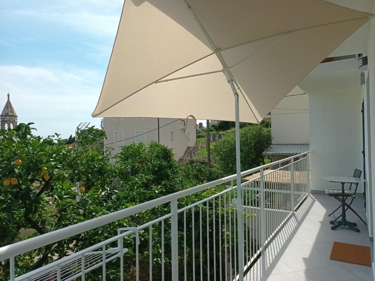 Jesliving Hvar - 2 Bedroom Elegant Apartment With Sea View In Historic Center Of Хвар Екстер'єр фото