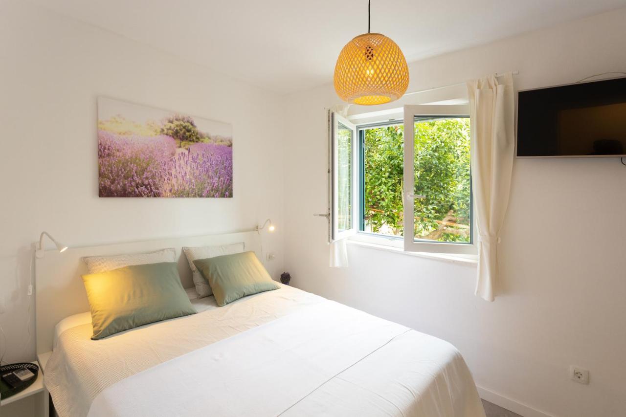 Jesliving Hvar - 2 Bedroom Elegant Apartment With Sea View In Historic Center Of Хвар Екстер'єр фото