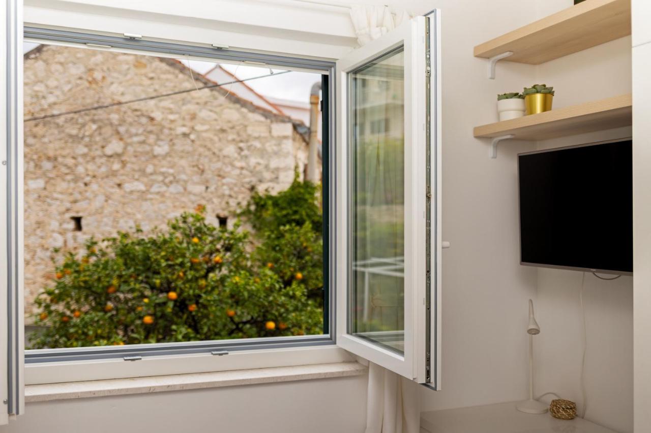 Jesliving Hvar - 2 Bedroom Elegant Apartment With Sea View In Historic Center Of Хвар Екстер'єр фото