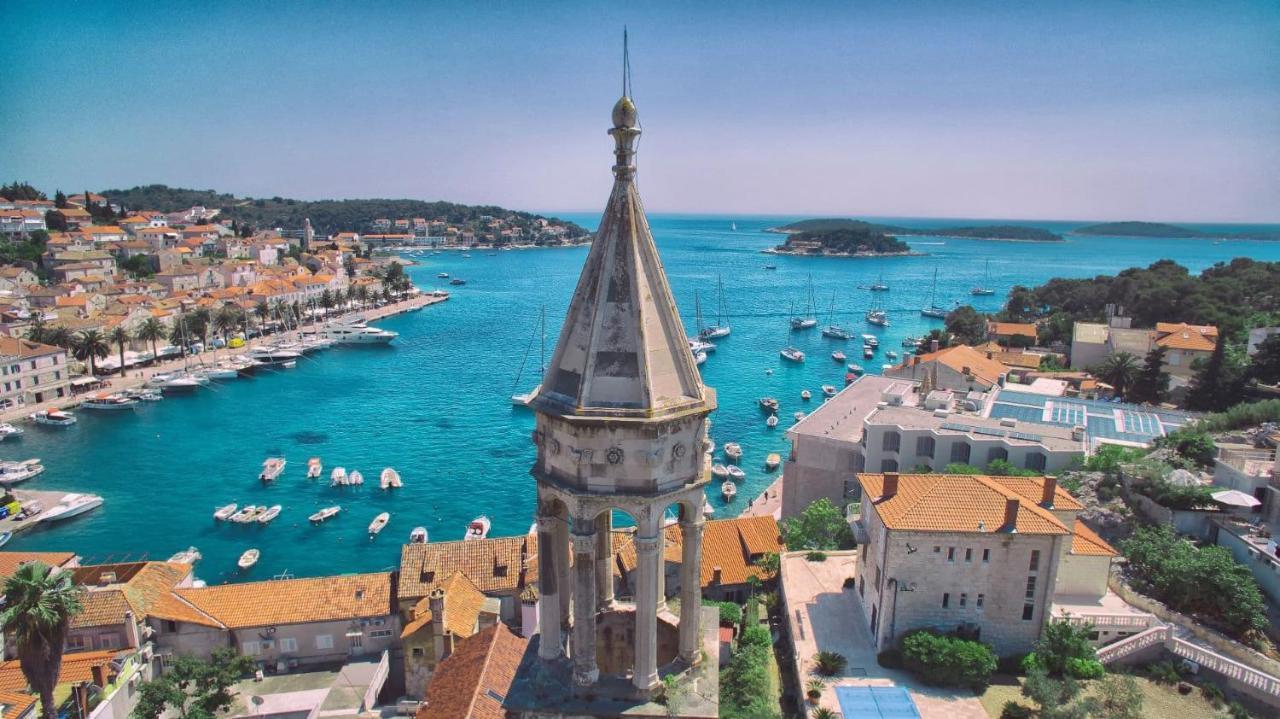 Jesliving Hvar - 2 Bedroom Elegant Apartment With Sea View In Historic Center Of Хвар Екстер'єр фото