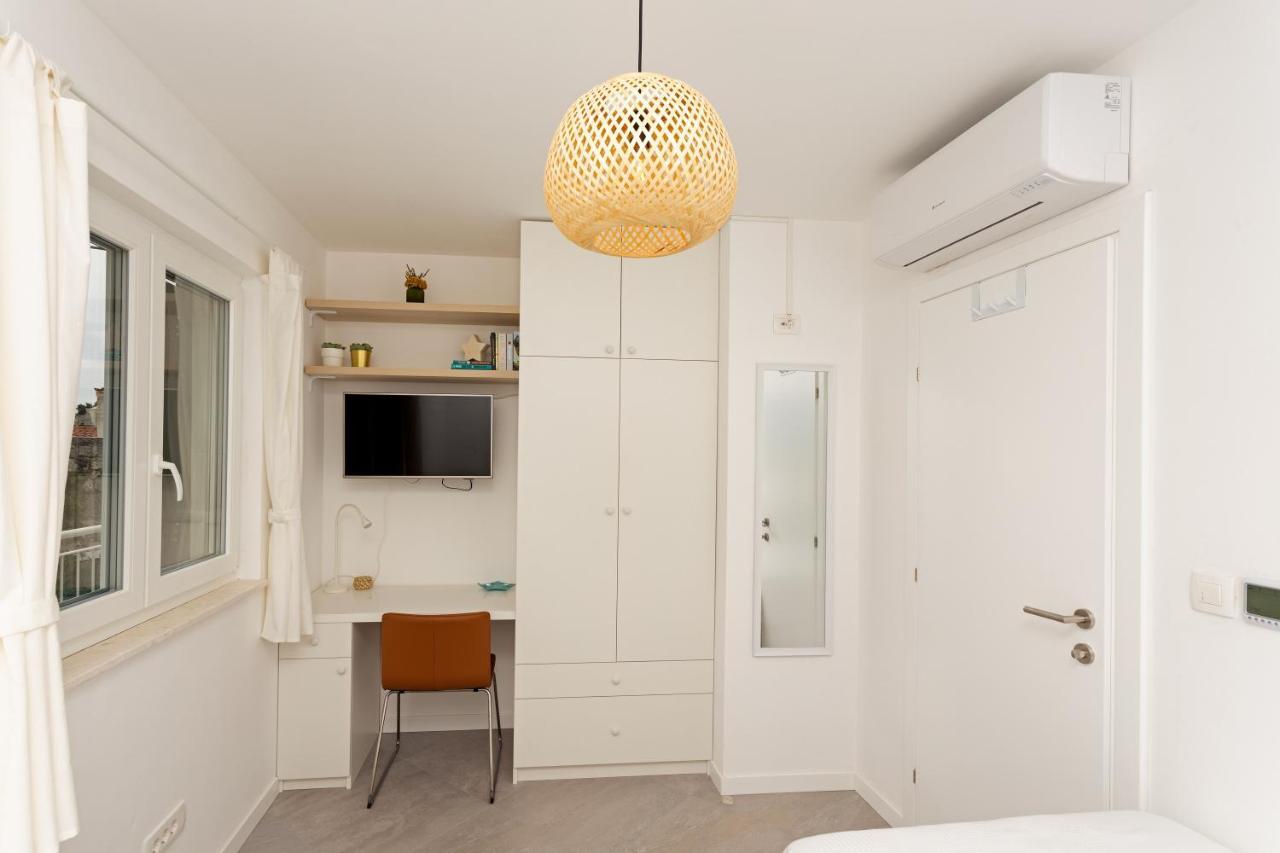 Jesliving Hvar - 2 Bedroom Elegant Apartment With Sea View In Historic Center Of Хвар Екстер'єр фото