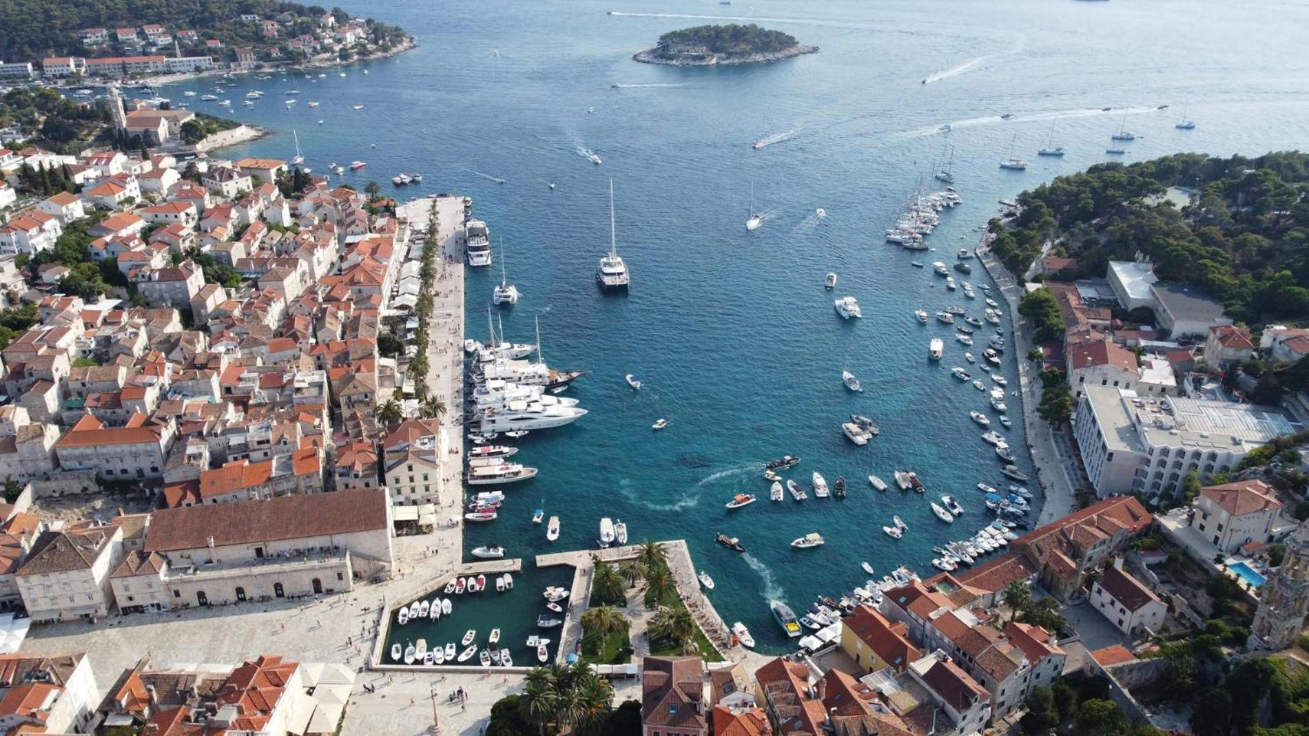Jesliving Hvar - 2 Bedroom Elegant Apartment With Sea View In Historic Center Of Хвар Екстер'єр фото