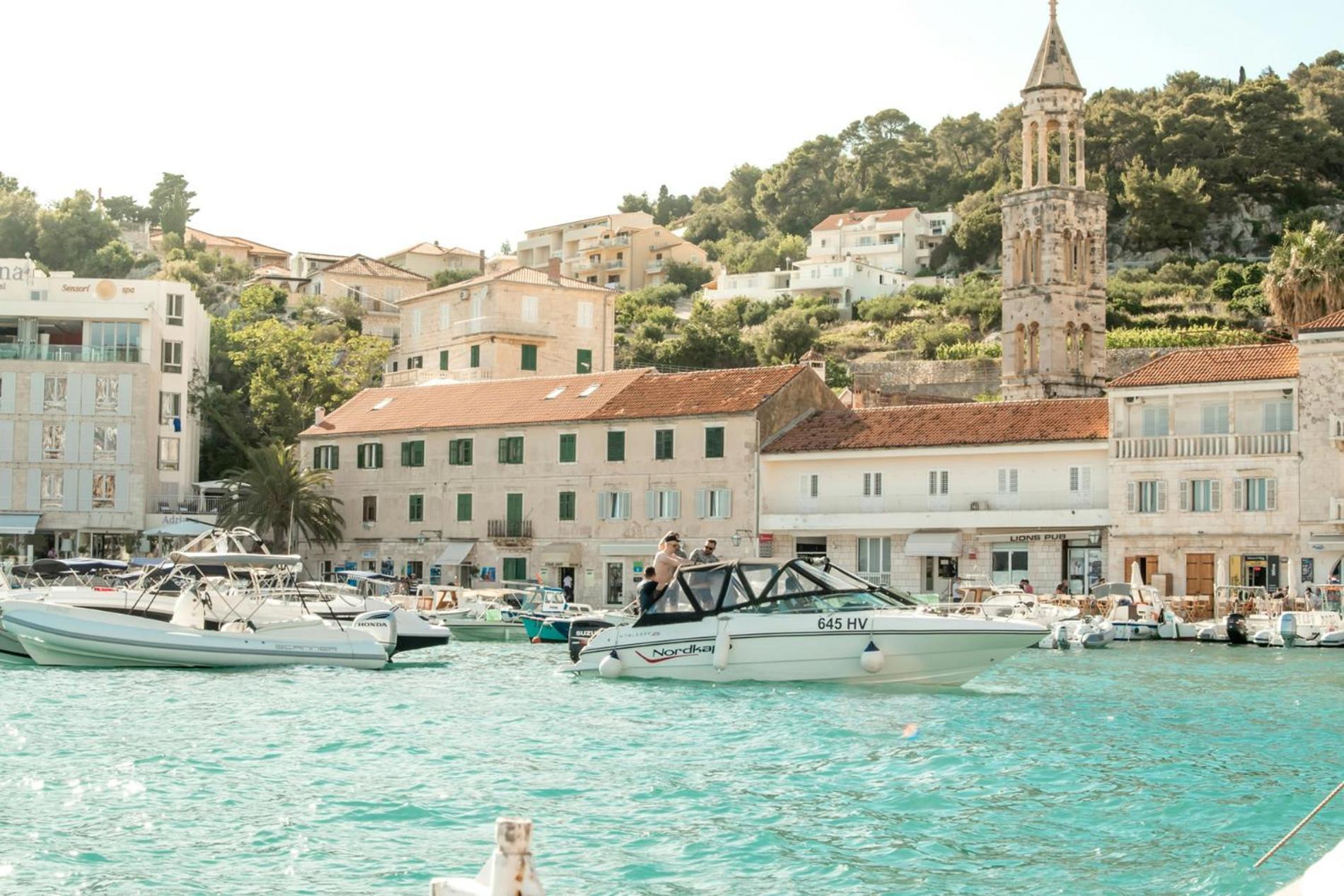 Jesliving Hvar - 2 Bedroom Elegant Apartment With Sea View In Historic Center Of Хвар Екстер'єр фото