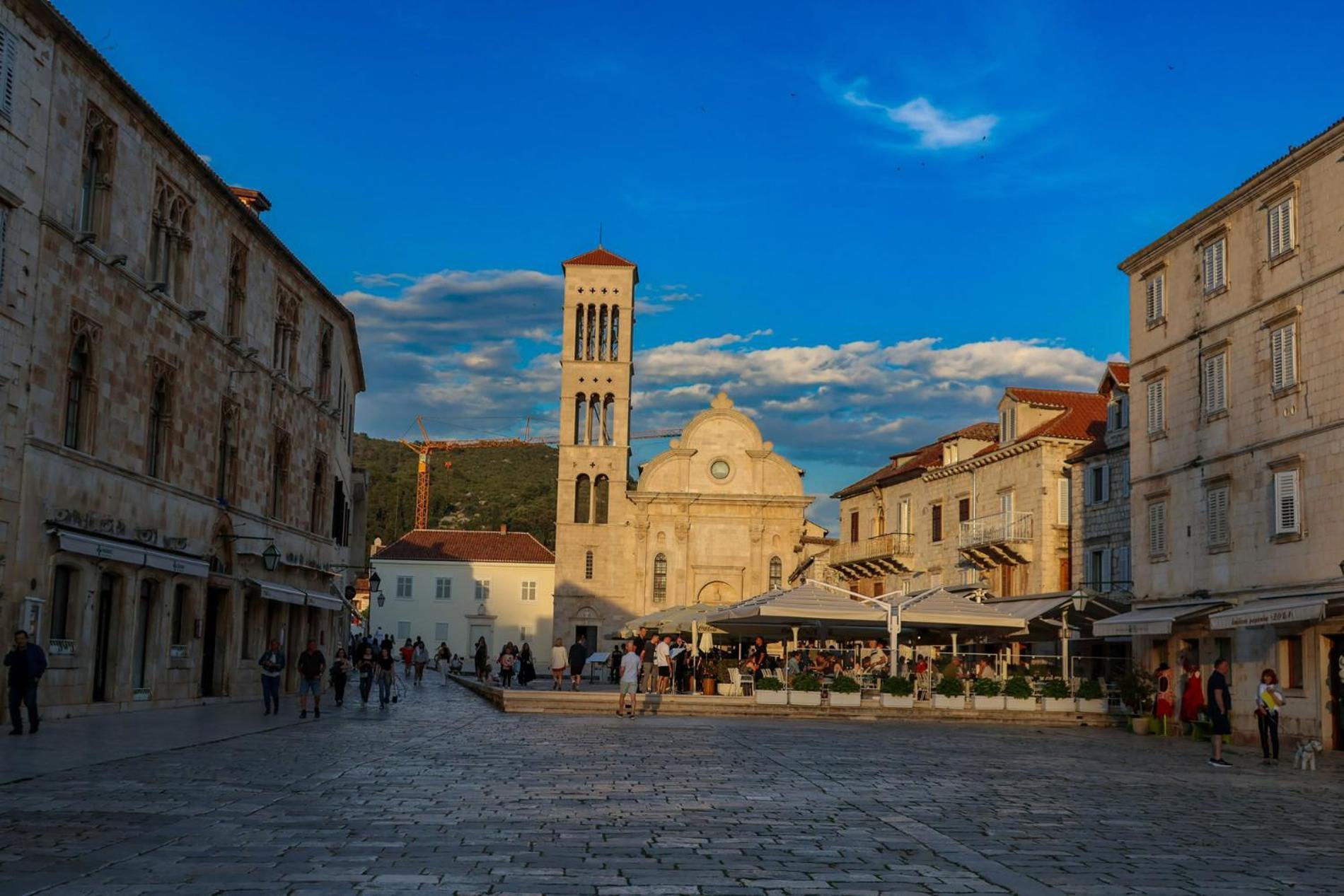 Jesliving Hvar - 2 Bedroom Elegant Apartment With Sea View In Historic Center Of Хвар Екстер'єр фото